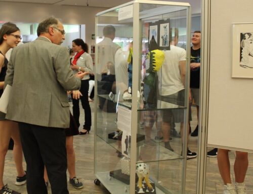 Vielfalt und Kreativität: Kunstausstellung des Theodor-Heuss-Gymnasiums in der Sparkasse