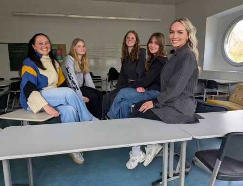 Influencerin Sarah Liebich berichtet von ihrem Umgang mit dem Stottern in der AG „Mündliche Kommunikation“